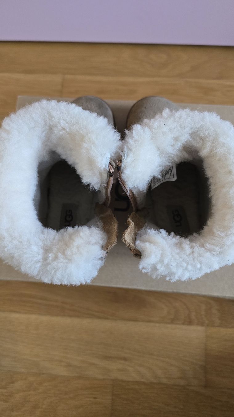 Schuhe für Mädchen: UGG Boots,  Gr. 25 ❄️ – Gebraucht aus Zug von zebbra192 6