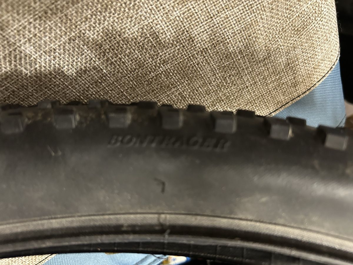 Pneus & Roues: Pneus vélo – D'occasion à Lausanne par naranjo 2