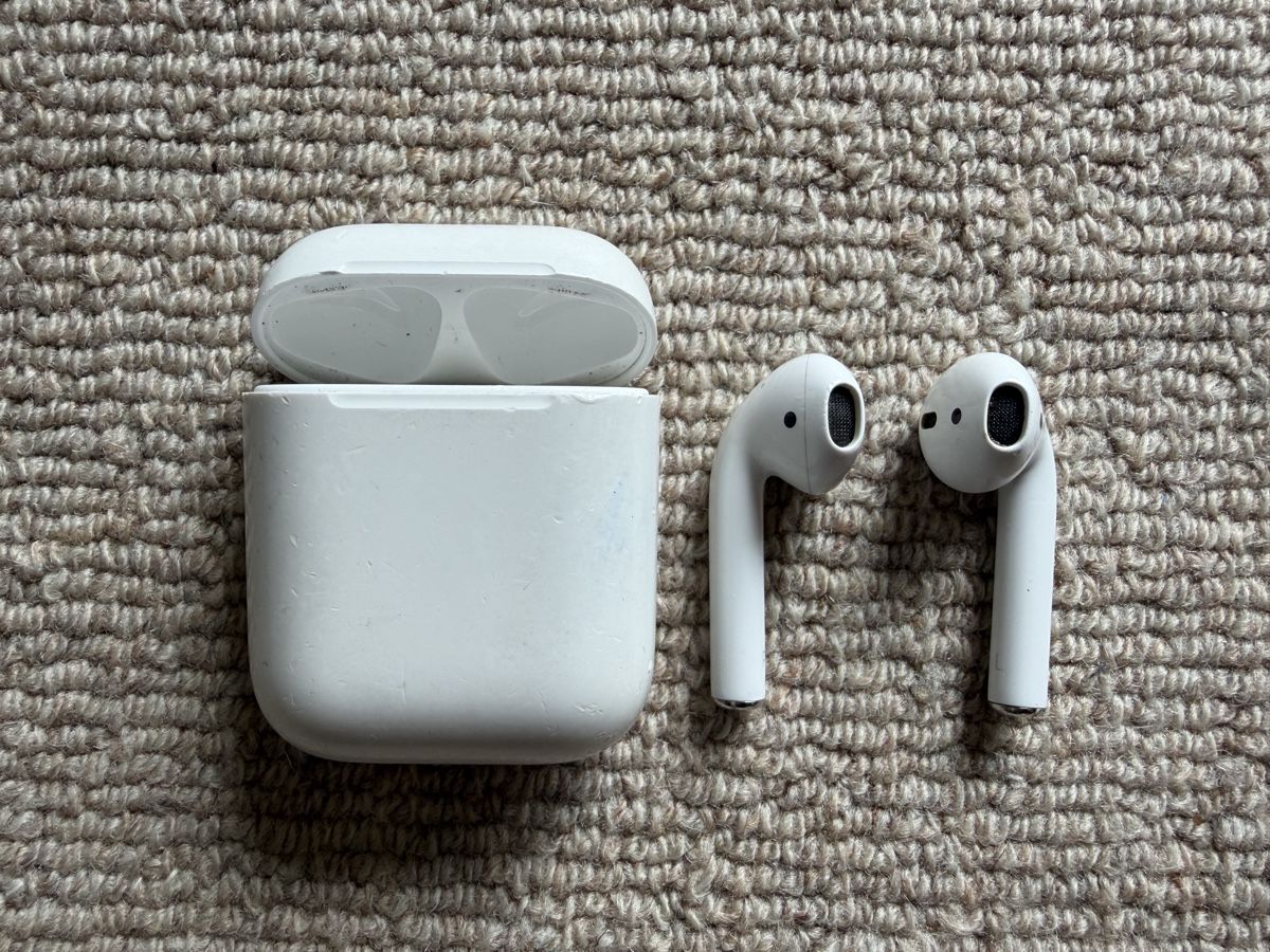 Apple Cuffie: Apple AirPods 2. Generation – Usato da Wil SG venduto da Sawil 2