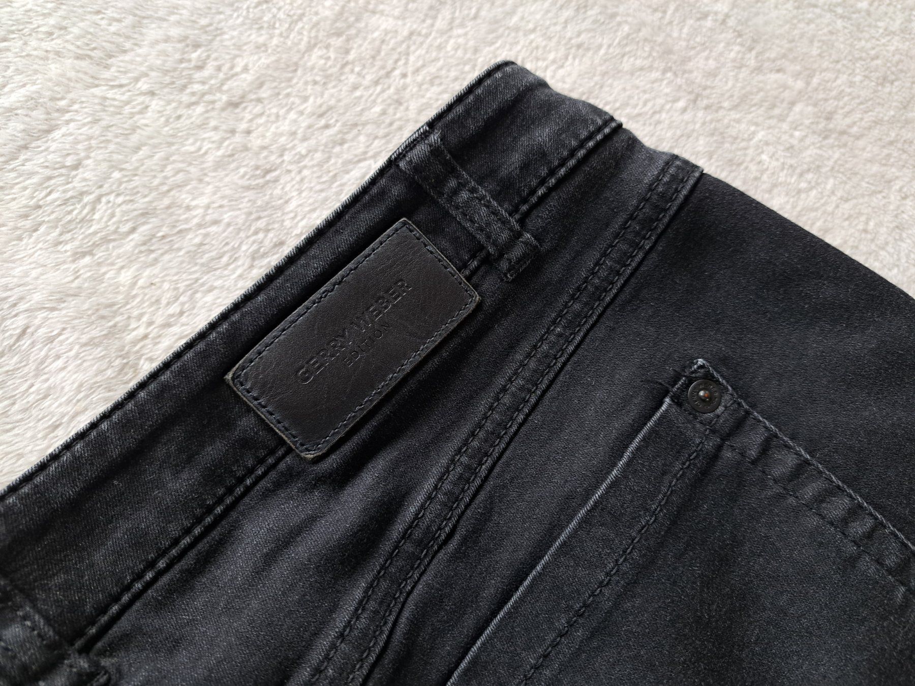 Gerry Weber Pantaloni: Schwarze Gerry Weber Jeans "Roxy" -  Damenhose 7/8 – Usato da Gysenstein venduto da joshuas81 3