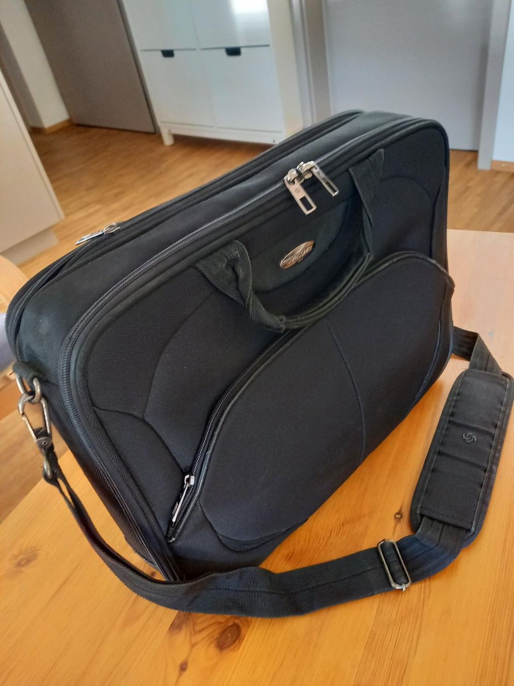 Samsonite Borse: Tasche Laptop, Umhänge, Handgriffe – Usato da Wengi b. Frutigen venduto da albion7