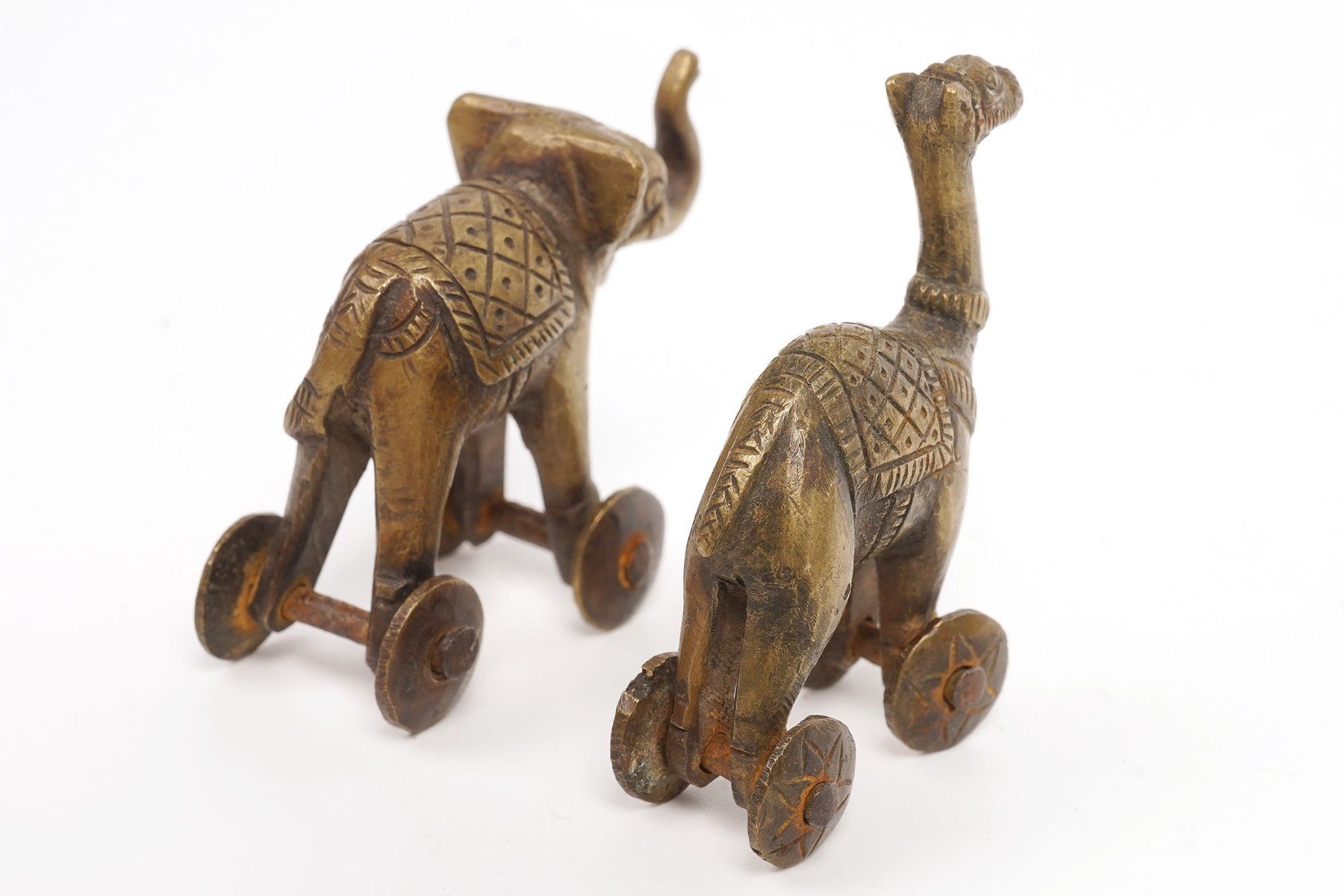 Statuette: 2 kleine Messingfiguren Elefant und Kamel – Usato da Buochs venduto da chicco64 7