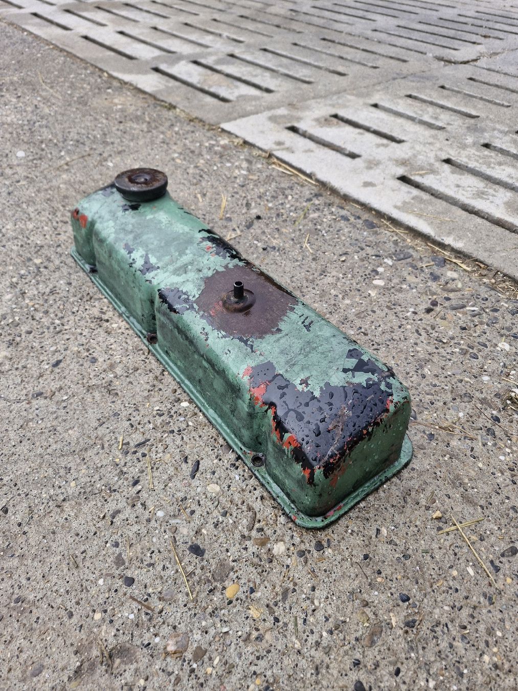 Bührer Tracteurs: cache soupapes bührer – D'occasion à Courtelary par dam_822t 2