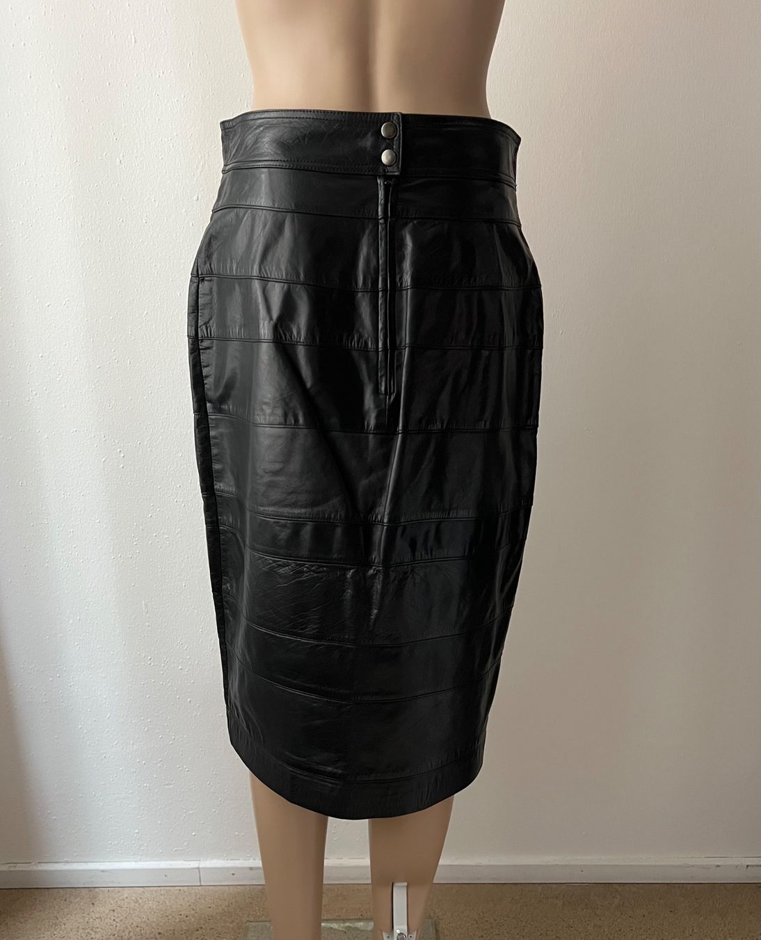 Röcke: CLAUDIA STRÄTER Lederrock 🖤 – Gebraucht aus Zürich von ClosetQueen 5