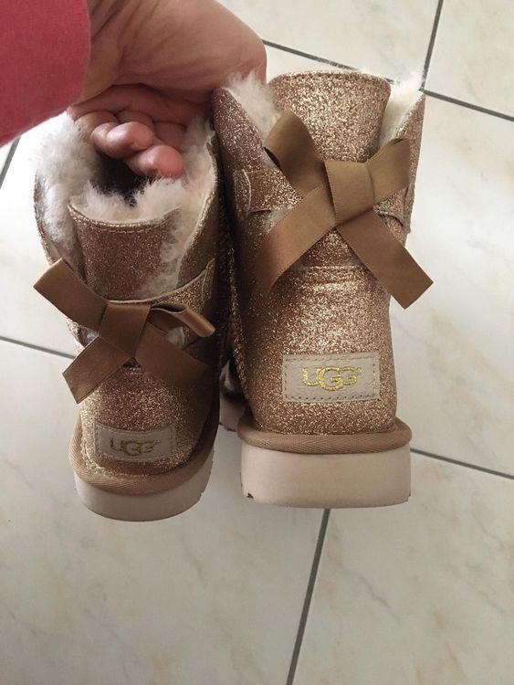 Bottes Ugg dor es avec paillettes 39 Acheter sur Ricardo