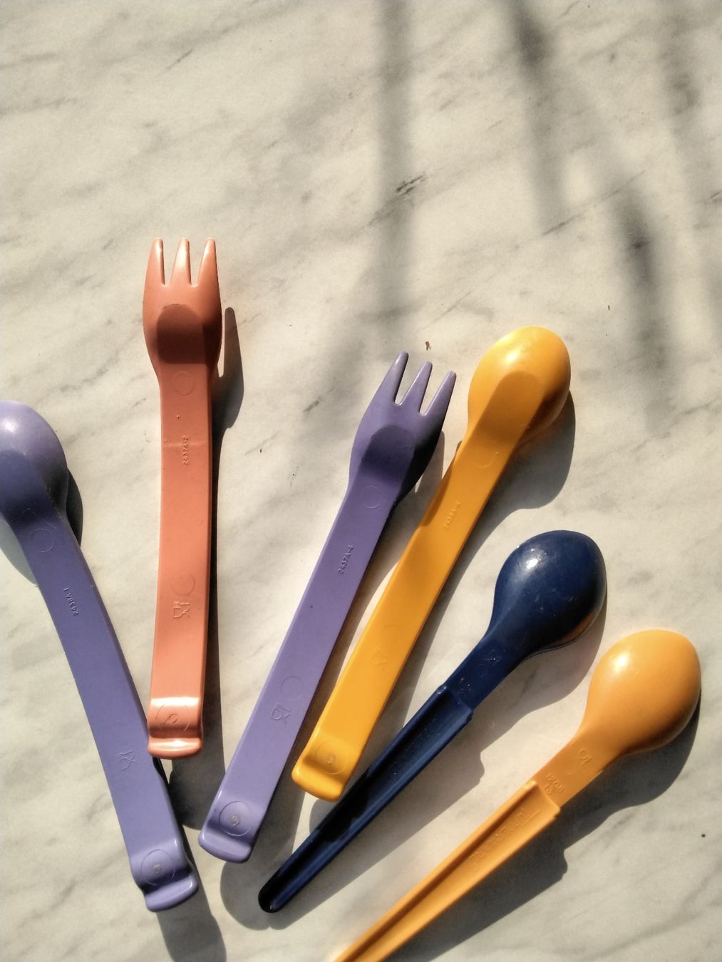 Tupperware Set di posate: TUPPERWARE KINDER BESTECK  – Usato da Biel/Bienne venduto da dasi3