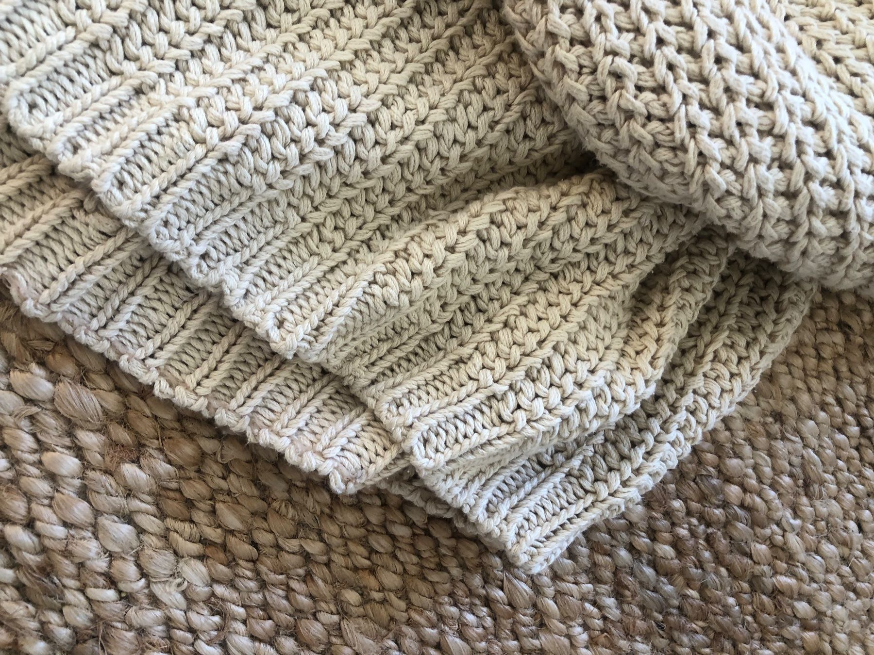 Pullover & Sweatshirts: Strickpullover «Skandinavisches Design» – Gebraucht aus Zürich von springsummer 3