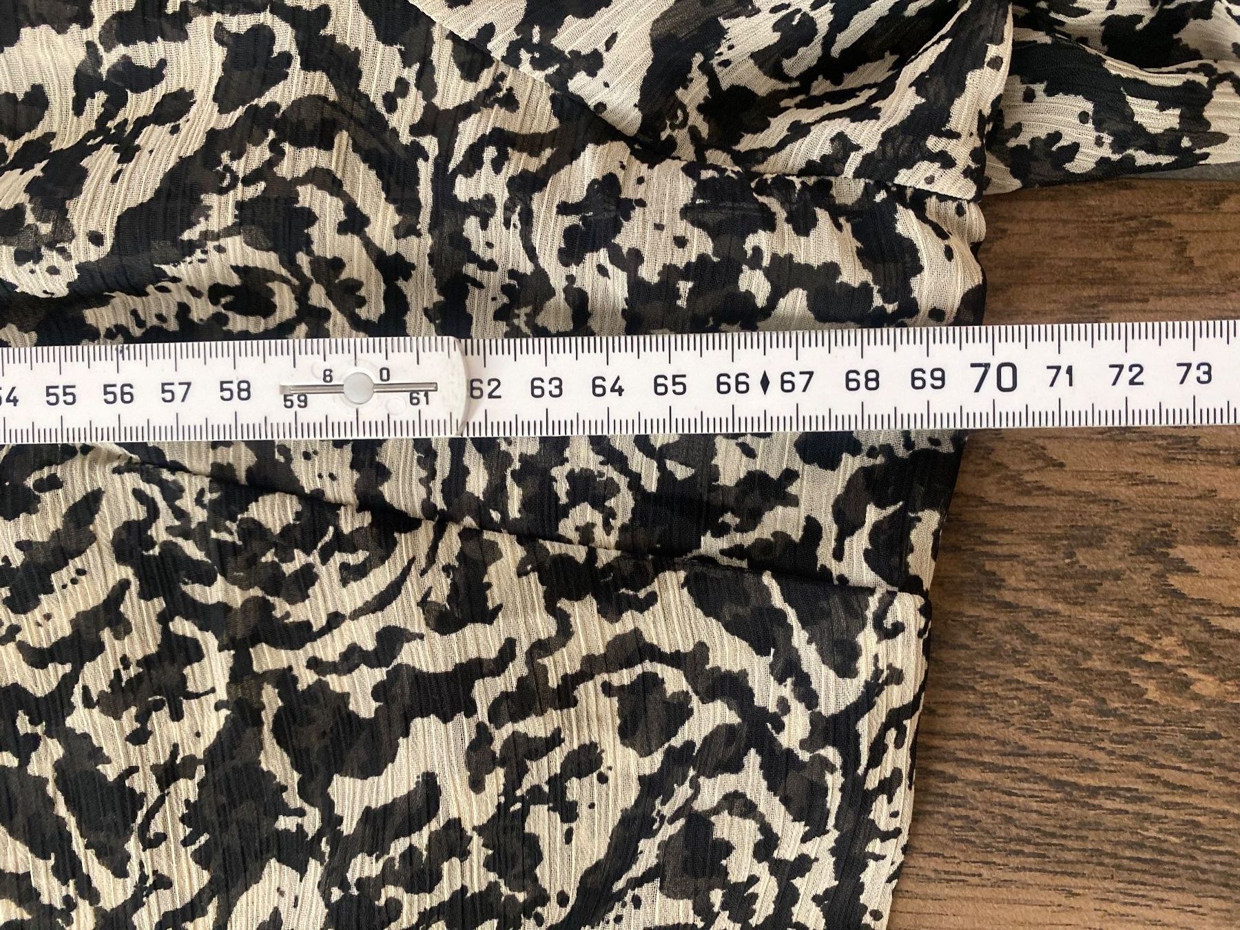 H&M Kleider: H&M Kleid mit Muster Gr. 2XL / Gr. 52 - 54 – Gebraucht aus Pratteln von a23_j2gs 2