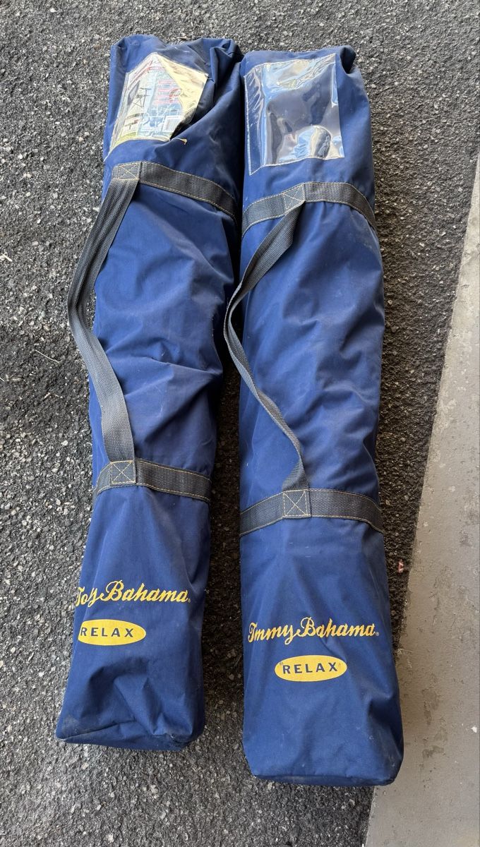 Chaises: 2 Tommy Bahama Campingstühlen – D'occasion à Oftringen par kar_y2tf 2