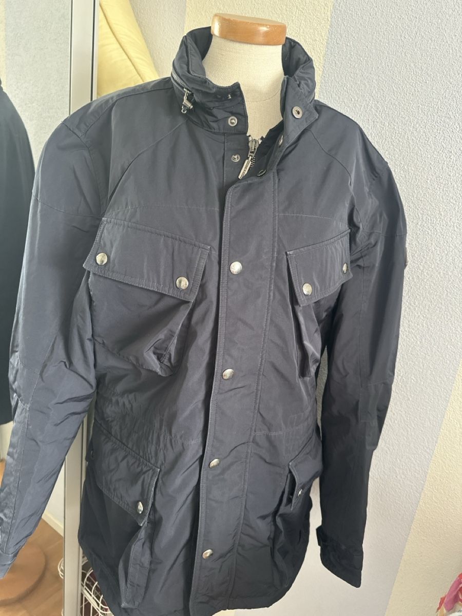 Hackett Vestes: Hackett Jacke Gr. M (50) – D'occasion à Bassersdorf par Ayumiyamaguchi
