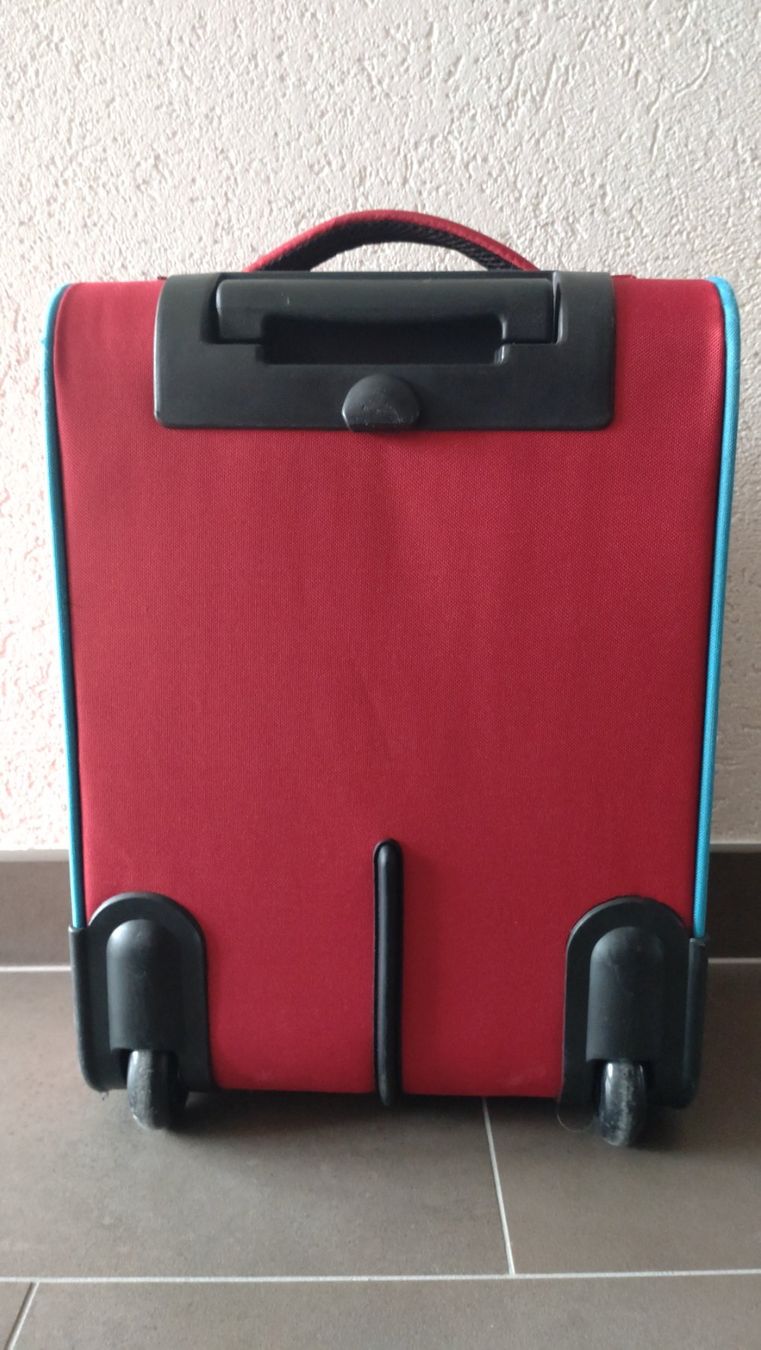 Valigie: Valise à roulettes enfants – Usato da Vuadens venduto da Tsaberli1 2