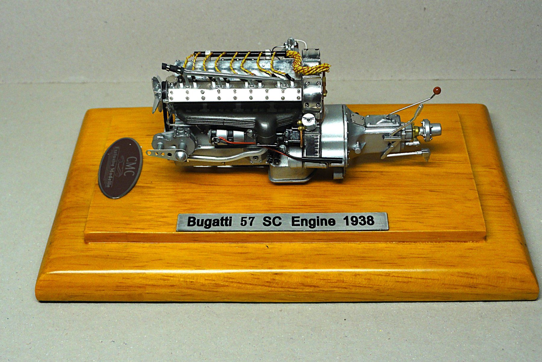 CMC Modellini d'auto: CMC 1:18 / Motor-Aggregat Bugatti 57 SC, 1938 – Usato da Solduno venduto da albimicio 2