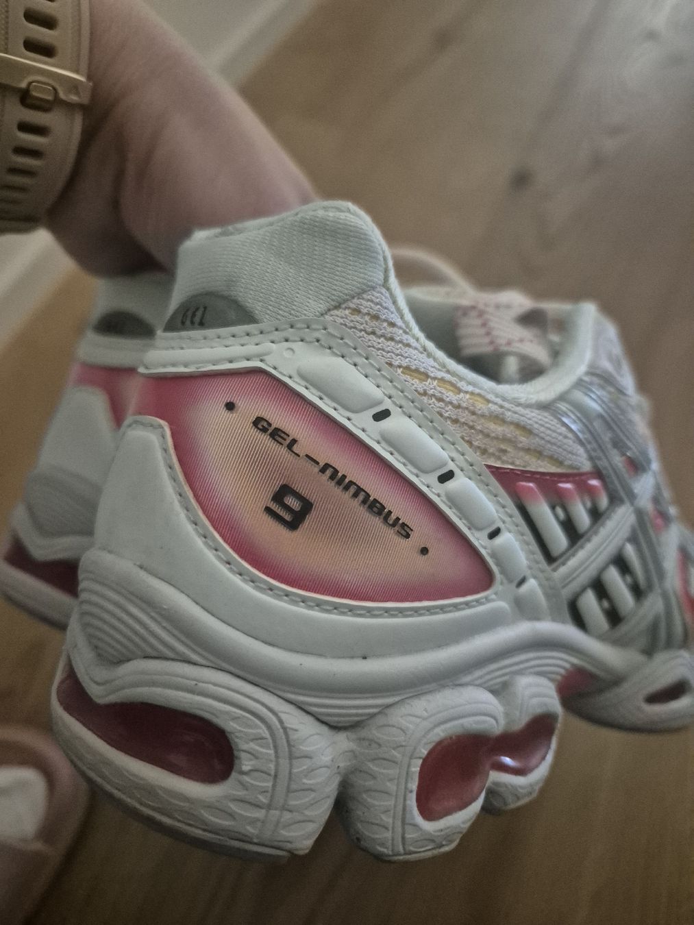 Asics Scarpe da uomo: Asics UB5-S Gel-Nimbus 9 – Usato da Wolhusen venduto da bryman 2
