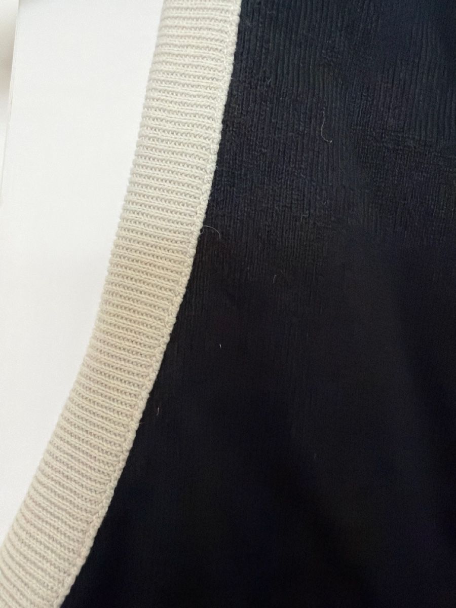 Massimo Dutti Top: Massimo Dutti black tank top, size M – Usato da Uster venduto da b4x_ric 3