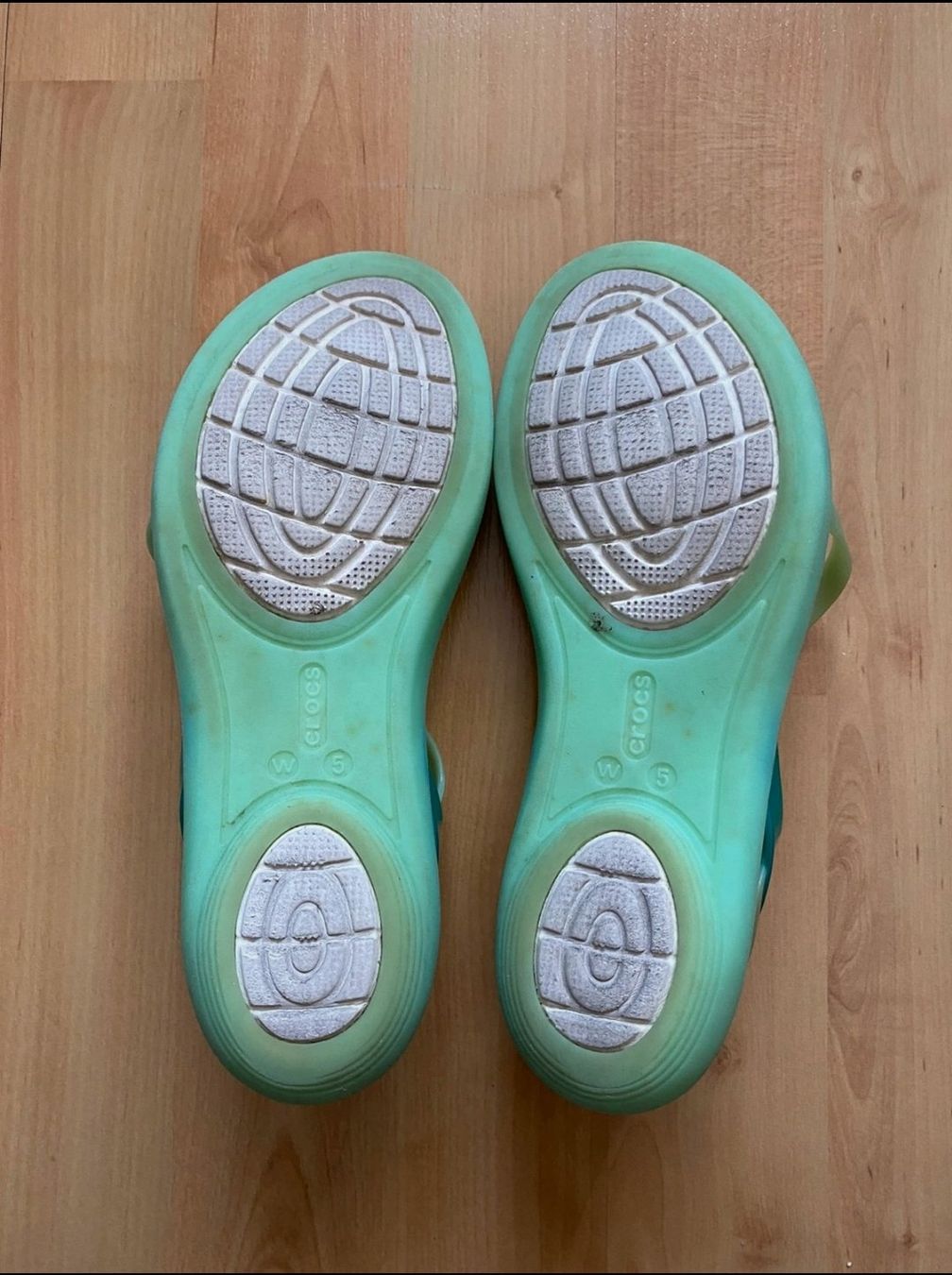 Crocs Scarpe da donna: Sandalen von Crocs, Gr. 35 – Usato da Basel venduto da Luzora 1