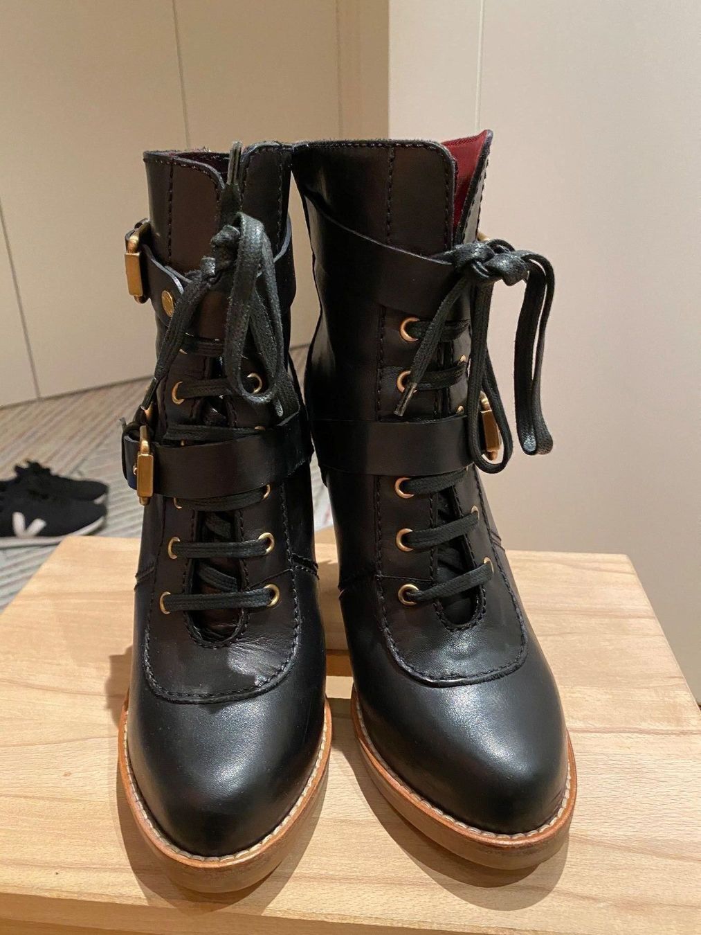 Bally Chaussures femmes: Bally Stiefel/Boot Gr. 37.5; NP >1‘000.- – D'occasion à Zürich par 1_marsmensch 2