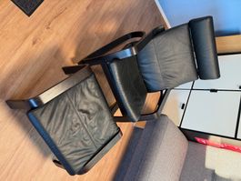 IKEA POÄNG Schaukelstuhl Leder schwarz inkl. Hocker