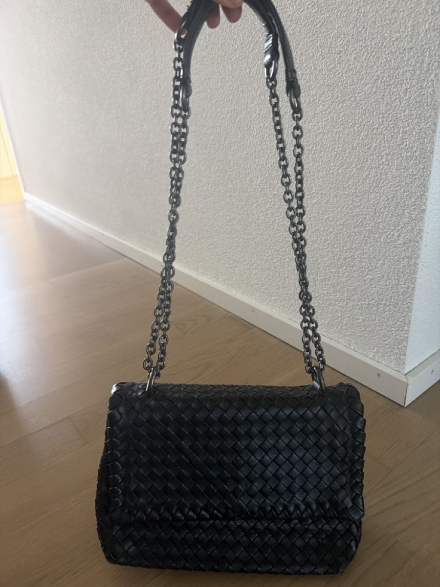 Taschen für Damen: Woven Leather Shoulder Bag Black Chain – Gebraucht aus Glattpark(Opfikon) von der_dh8z