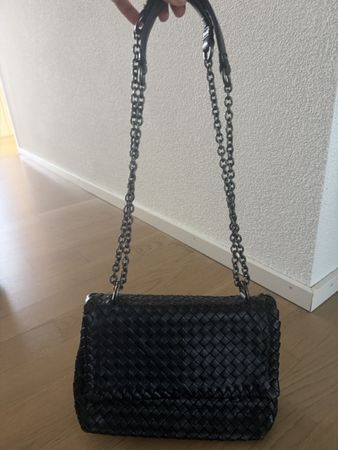 Woven Leather Shoulder Bag Black Chain