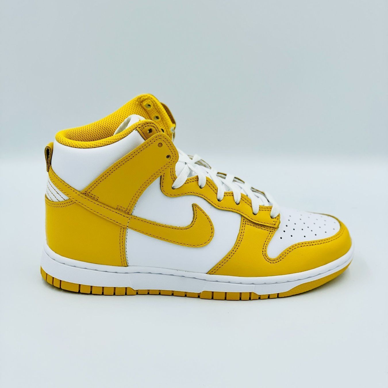 Nike Scarpe da donna: Nike Dunk High Dark Sulfur EU 38.5 – Nuovo e nell'imballaggio originale da Erlinsbach venduto da sasneakers 1