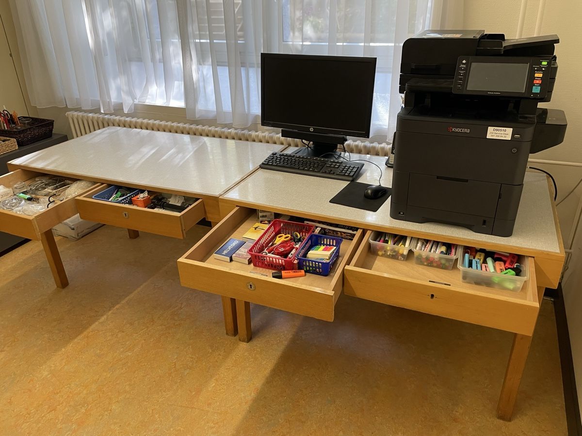 Schreibtische: 2x Bürotisch – Gebraucht aus Buchrain von Fiona. 1