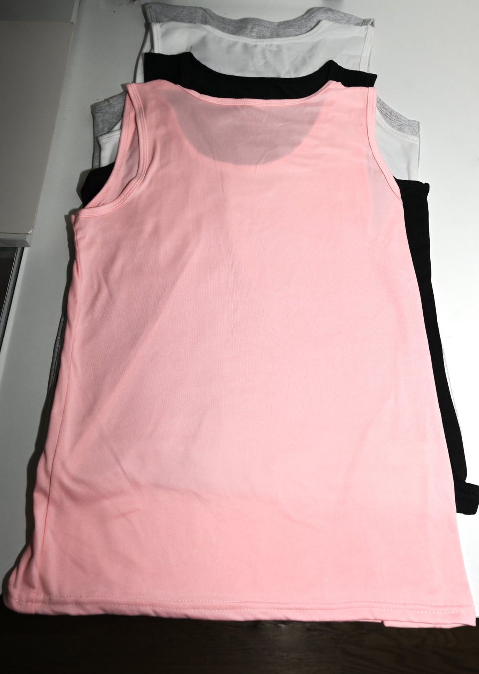Tops: Ärmellose Tank Tops Pro Pack 3 Stk. – Neu und originalverpackt aus Nendeln von Churer 1