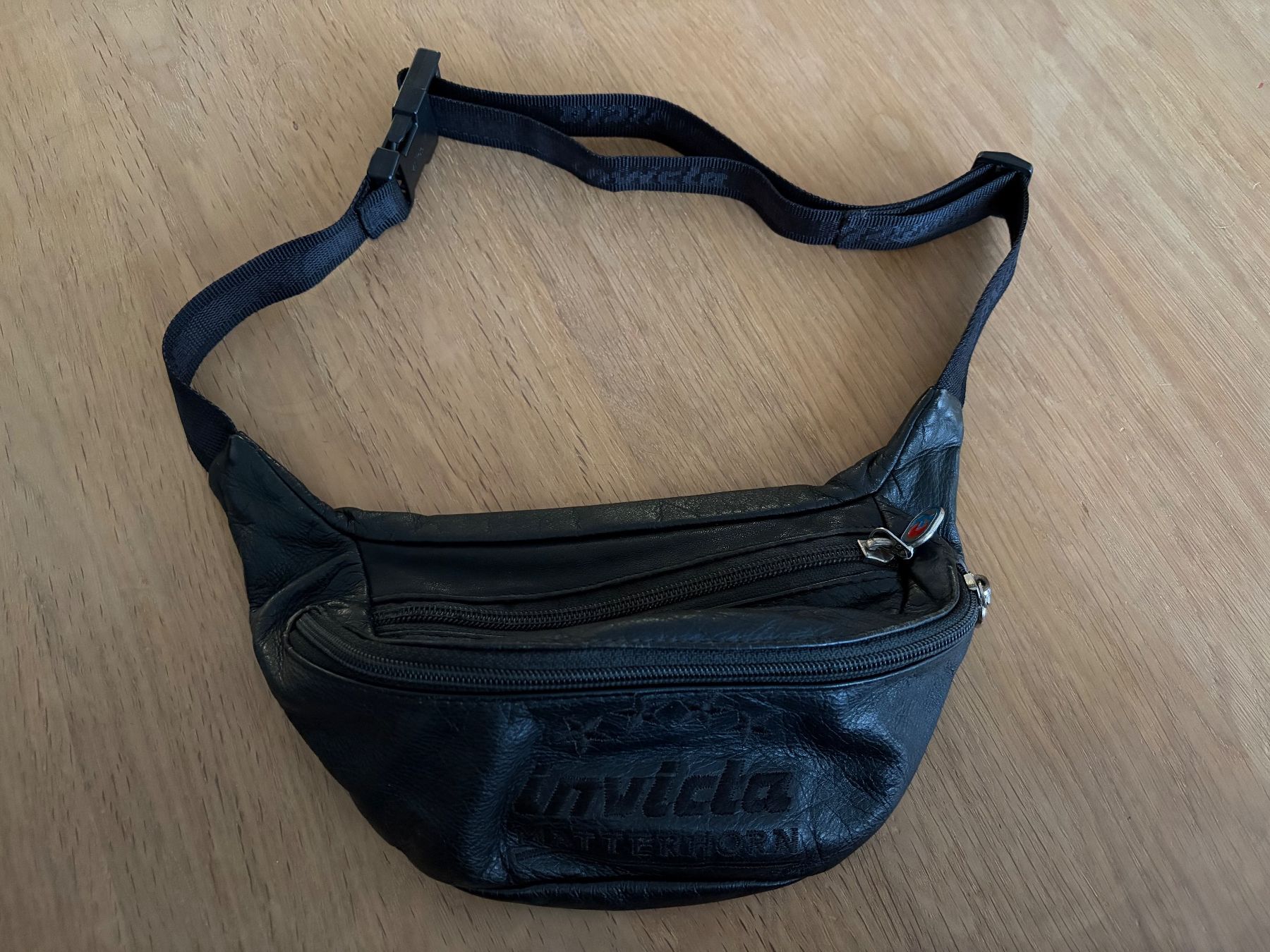 Sacs: Invicta Bauchtasche "Matterhorn" – D'occasion à Muttenz par nataschasia