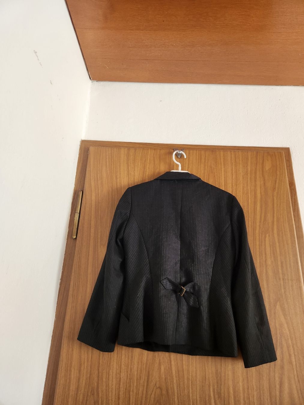 Tara Jarmon Vestes: Veste Tara Jarmon rayée noire taille 40  – D'occasion à Niedergösgen par Eva2410 1