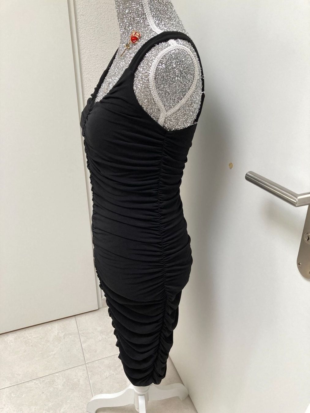 Kleider: Kleid Abend/Cocktailkleid schwarz 36 – Gebraucht aus Glattpark (Opfikon) von Pangie 2