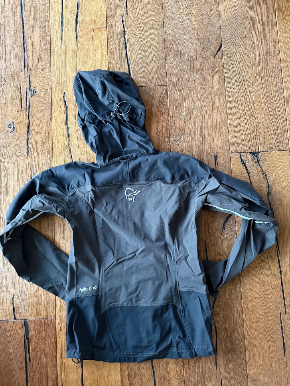 Norrøna Giacche: Norrona Softshell Jacke, schwarz-grau, Damen, Grösse S – Usato da Aeschi b. Spiez venduto da fux_l5vd 1