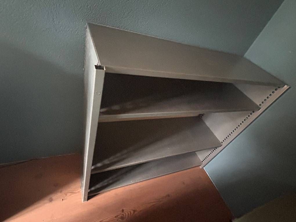 Scaffali: Original Unima Regale – Usato da Herisau venduto da Designreich 2