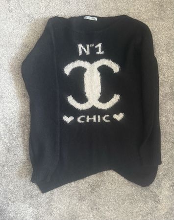 Stylish black Please sweater, chic winter fashion look