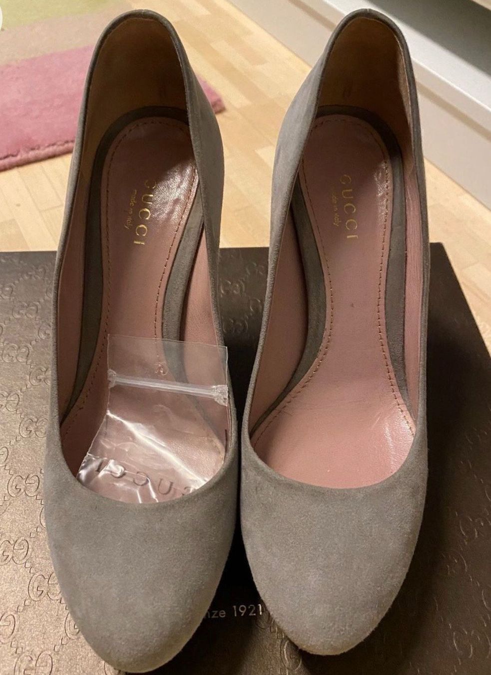 Gucci Scarpe da donna: Gucci pumps Escarpin daim/suede gris 36 – Usato da Zürich venduto da Julianobzh 2