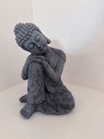 Buddha Figur Dekoration grau sitzend gebraucht Zustand