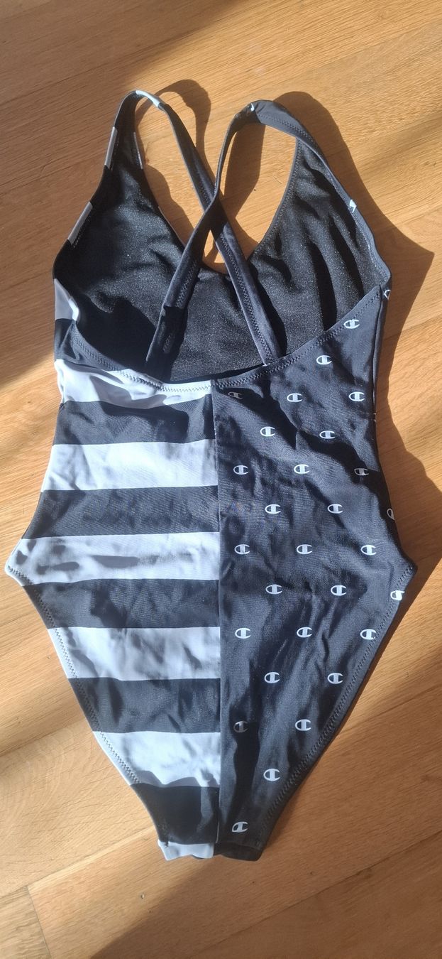 Costumi da bagno & Bikini: Traumhafter CHAMPIONS Badeanzug Gr. S – Usato da Igis venduto da Tiggers1 1