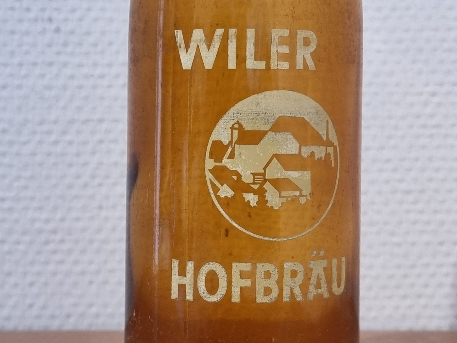 Bicchieri, Caraffe & Bottiglie: Wiler Hofbräu Bierflasche 1960 – Usato da Lommis venduto da 0815undmehr 1