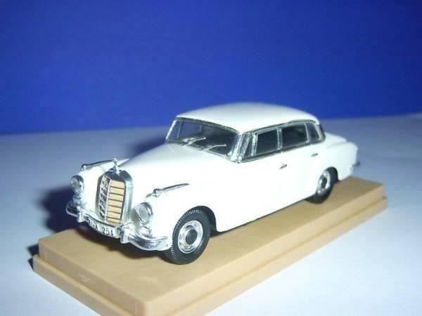 Modellautos: Mercedes Benz 300W 1:43 – Gebraucht aus Bichelsee von meikle