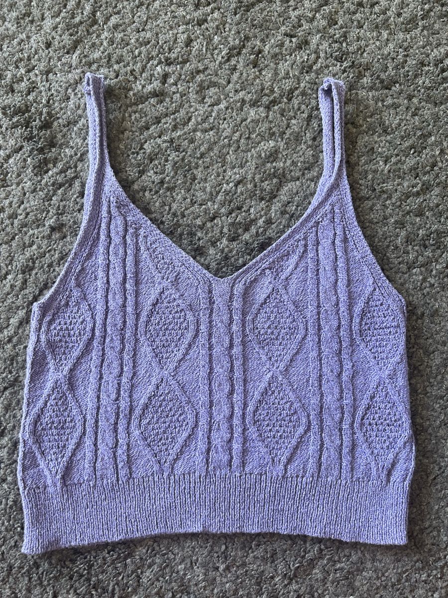 Stradivarius Top: •Stradivarius•Wunderschönes Strick-Crop-Top in Lavendel  – Nuovo (secondo la descrizione) da Effretikon venduto da Briga.S. 2