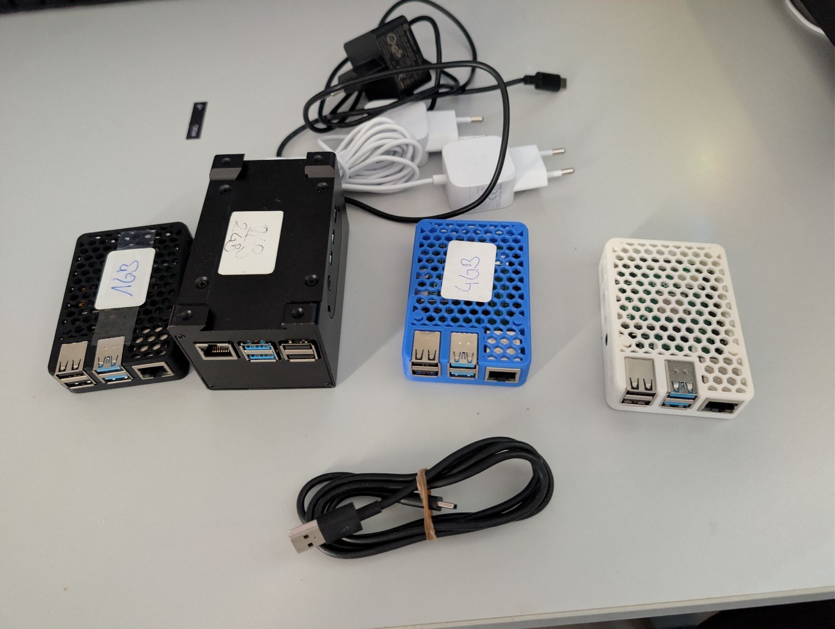 Raspberry Pi Cartes mère: RaspberryPi 4 mit 1GB,2GB,4GB,8GB Kits – D'occasion à Wohlen AG par GrillKing11 1