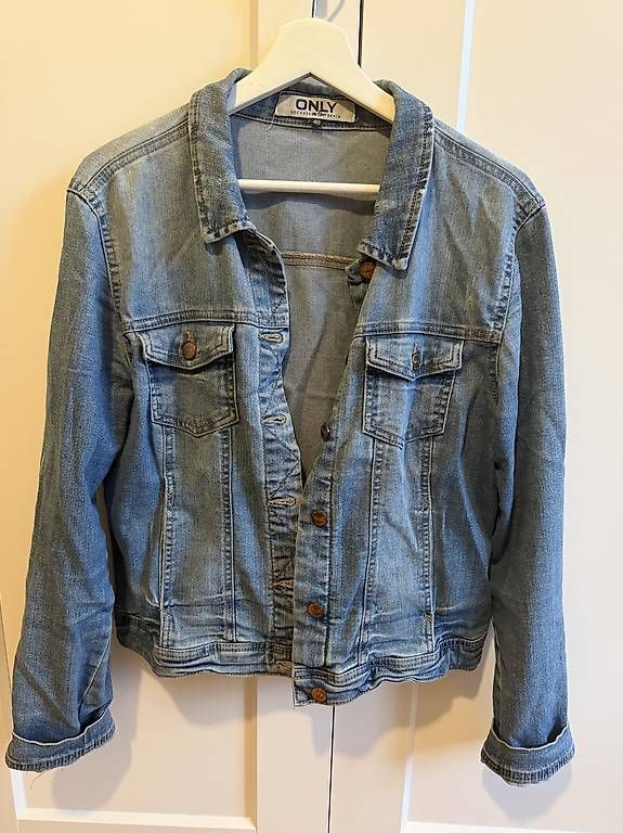 Vestes: Jeansjacke Only Grösse 40 – D'occasion à Zürich par san_7n2l