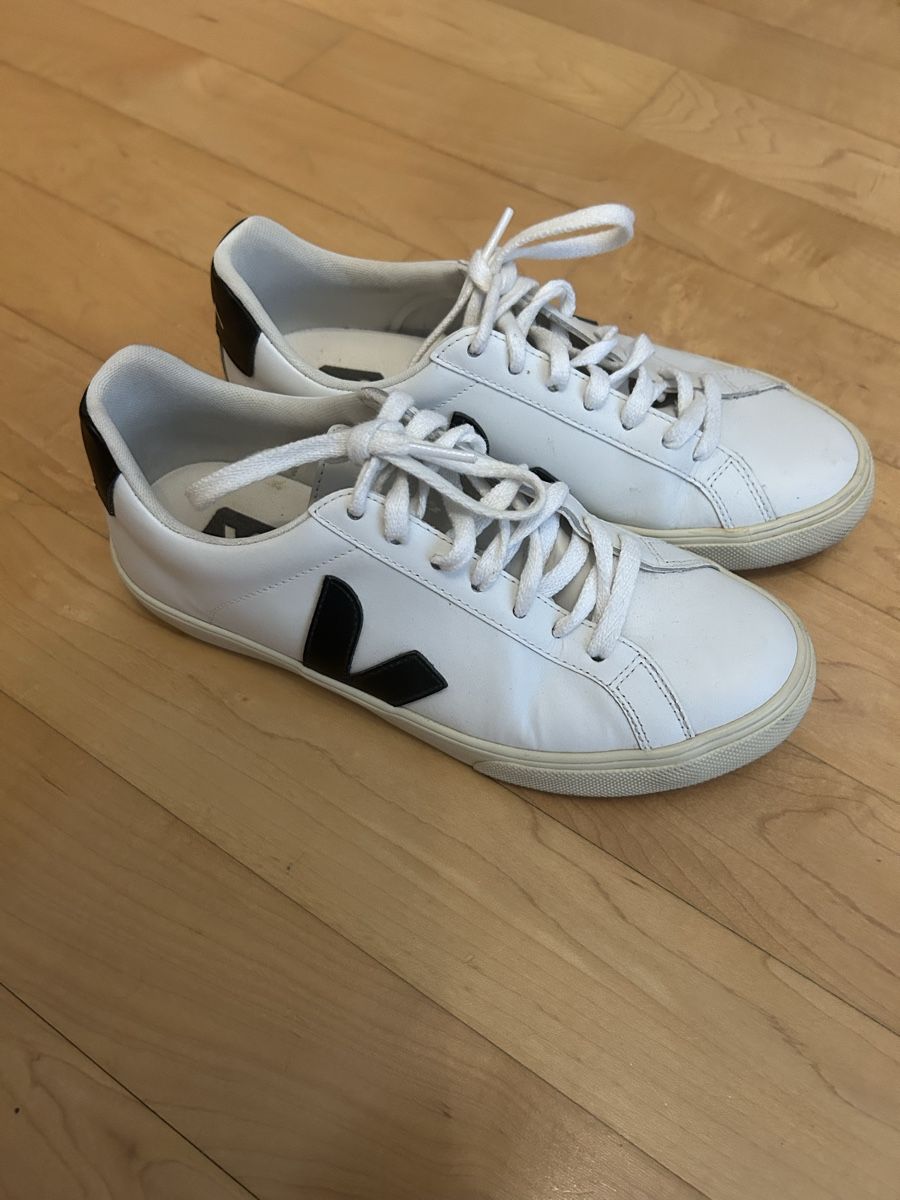 Veja Herrenschuhe: Sneaker Veja weiss schwarz  – Gebraucht aus Wettingen von Trini16