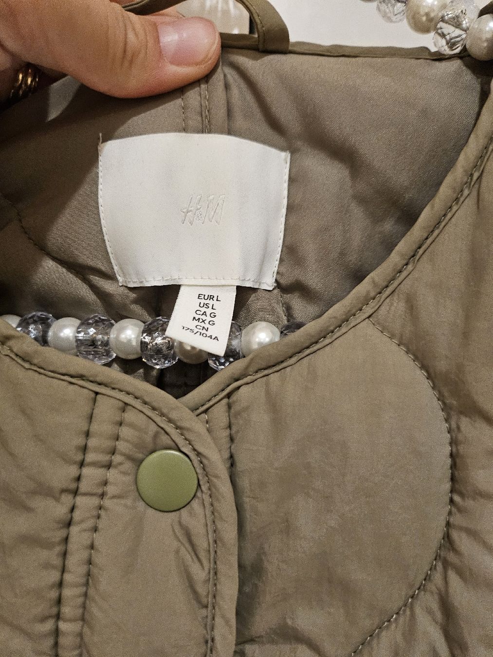 H&M Jacken: Steppjacke H&M khaki gr.L oversize – Gebraucht aus Allschwil von na.wi.90 2