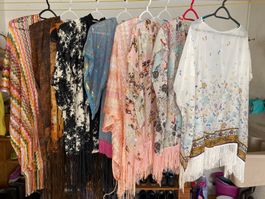 8 Stück Kimonos verschiedene Modelle one Size