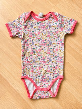 NEU Kurzer Body 74/80