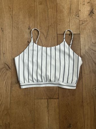Crop Top gestreift weiss/schwarz Grösse S mit Flecken