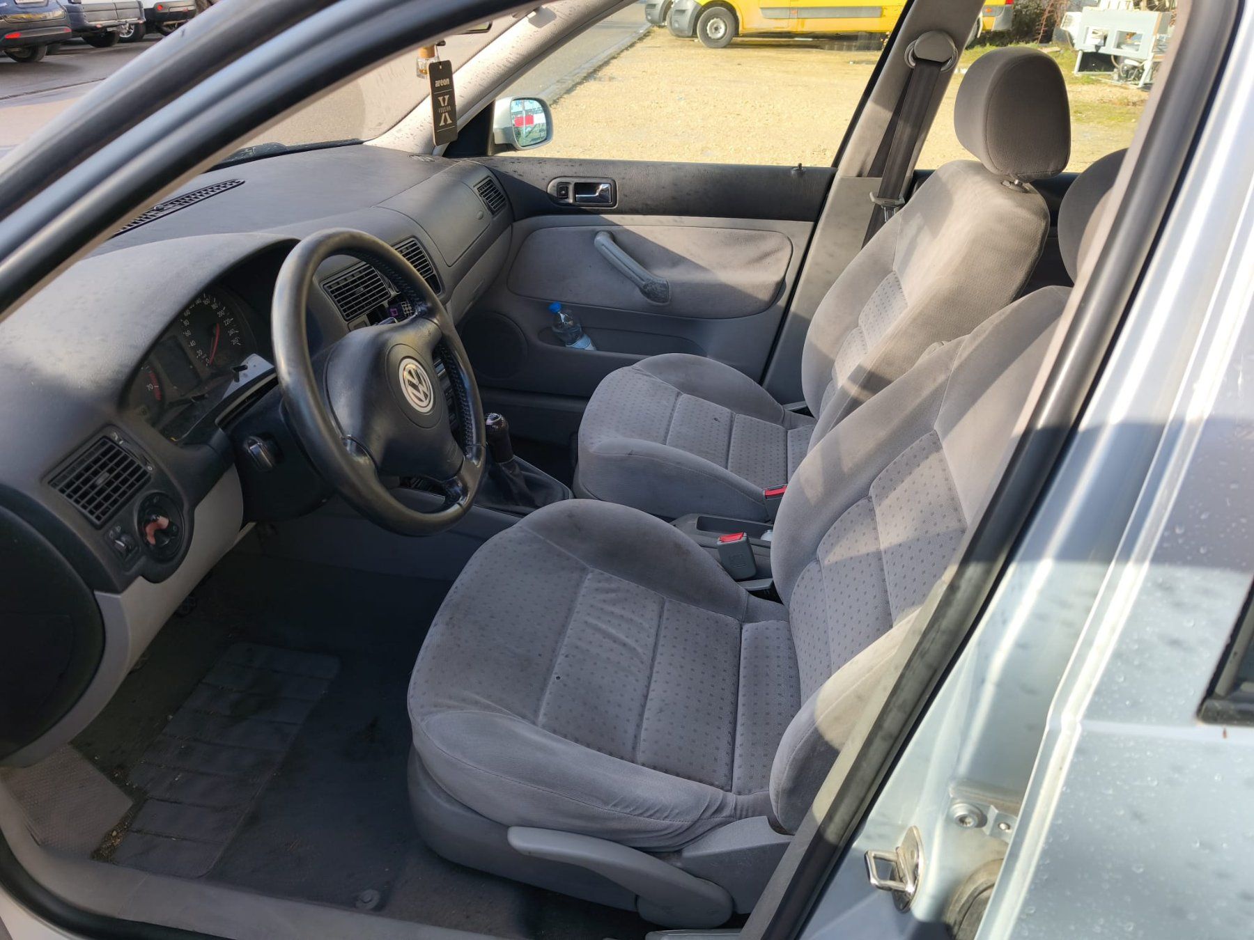 VW Automobili: VW Golf 4 1.8 – Usato da Biel/Bienne venduto da SayaGarage 6