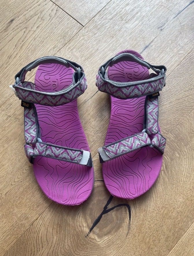 Teva Scarpe da uomo: Teva Sandalen 38/39 – Nuovo (secondo la descrizione) da Zürich venduto da annalenzki