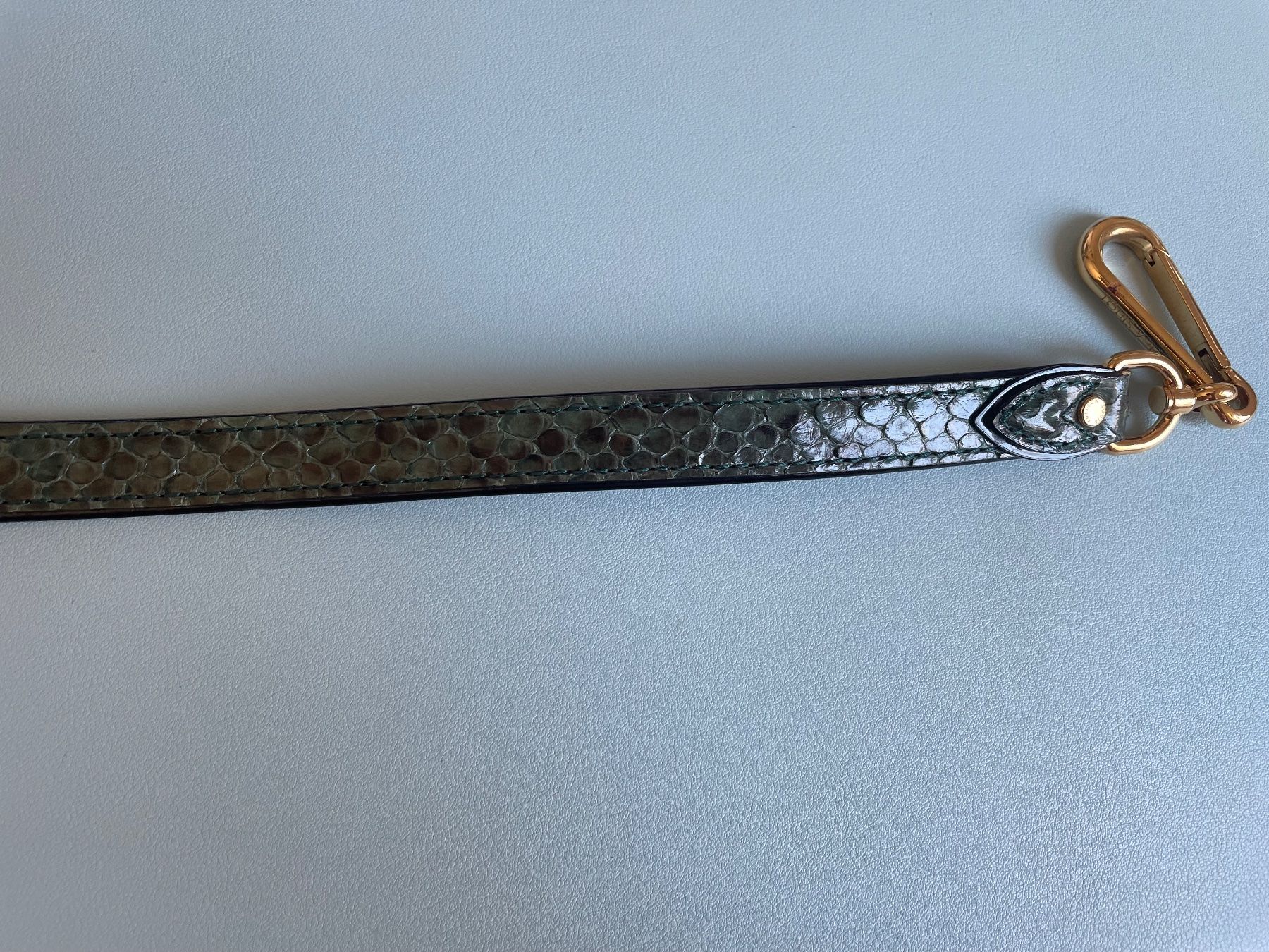 Louis Vuitton Altro in  Abbigliamento & Accessori: Louis Vuitton shoulder strap in python and black leather – Usato da Baden venduto da ale_9jr2 3