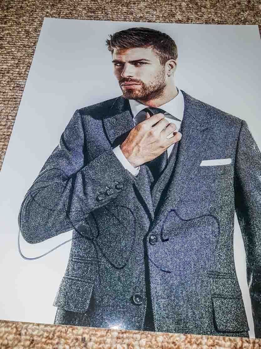 Autogramme: Gerard Pique - Autogramm Fussball – Gebraucht aus Kaisten von Simpsons4