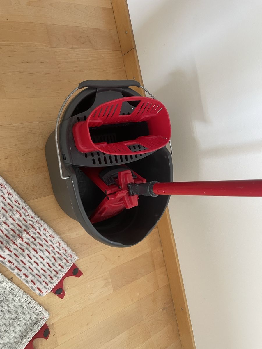 Altro in Apparecchi per la pulizia: Wischmop Set mit Eimer und 2 Tüchern – Usato da Thalwil venduto da Andieg 2